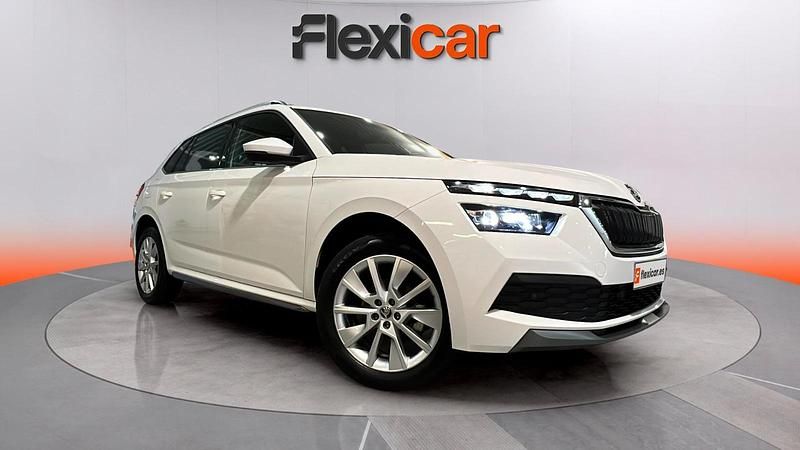 Usado Skoda Kamiq Style 110 CV (80 kW) 2022 Blanco SUV