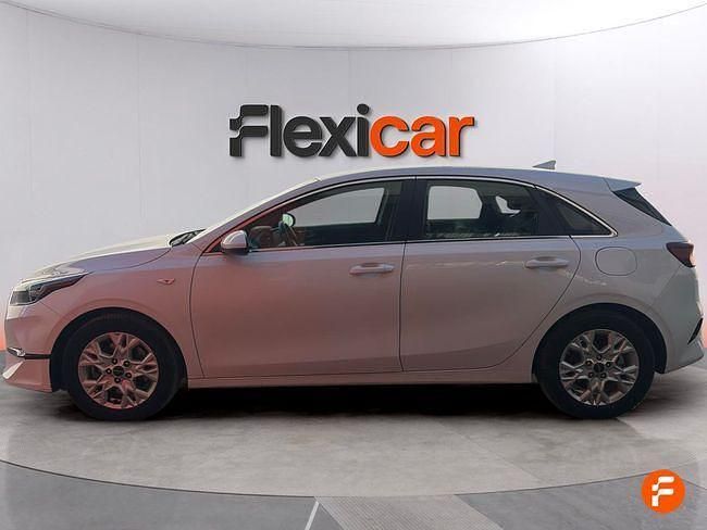 Usado Kia Ceed 100 CV (73 kW) 2022 Blanco Utilitario