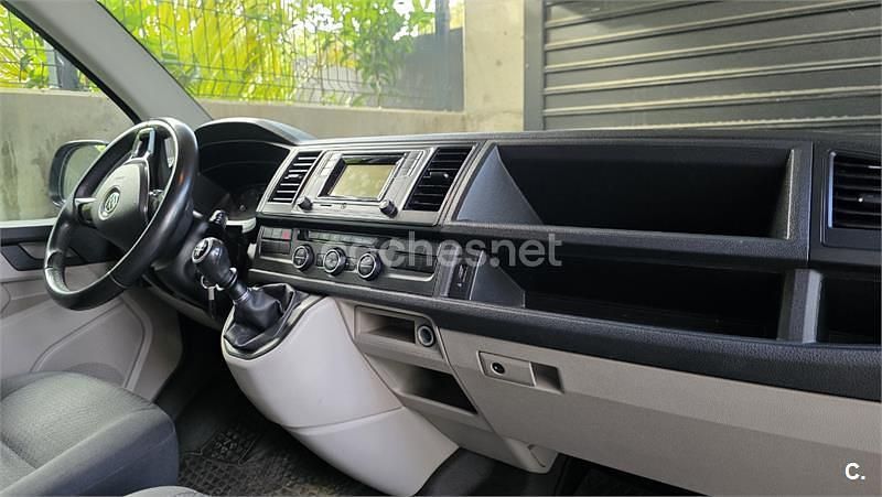 Usado VW Caravelle Trendline 102 CV (75 kW) 2016 Negro Monovolumen