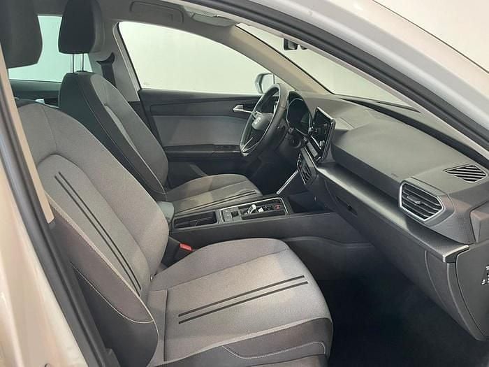 Usado Seat Leon Style 116 CV (85 kW) 2025 Negro