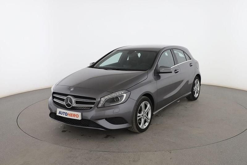 Gris Usado 2015 Mercedes A180 Urban Berlina | 15.599 € (Buen precio) - Imagen 1/3