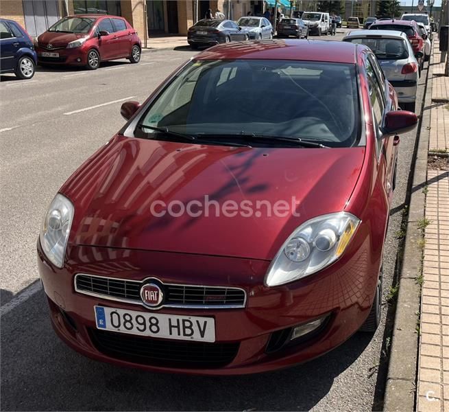 Granate Usado 2011 Fiat Bravo Sport Utilitario | 5800 € (Precio justo) - Imagen 1/4
