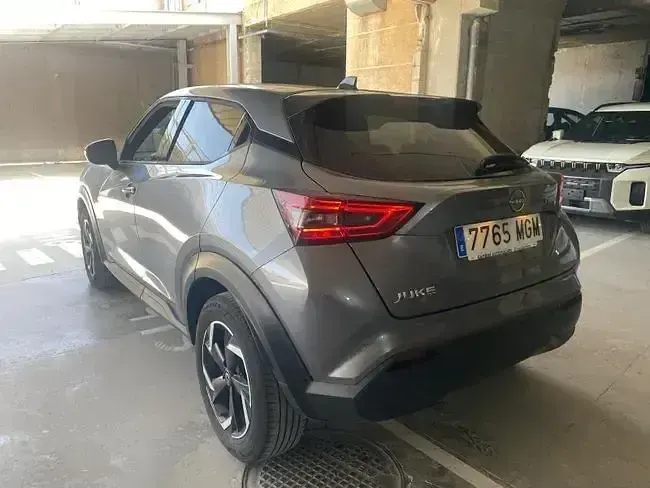 Usado Nissan Juke N-Connecta 114 CV (83 kW) 2023 Gris SUV