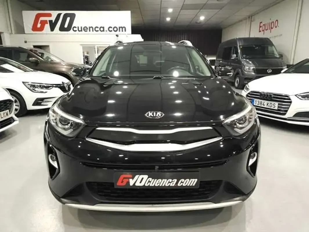 Usado Kia Stonic 120 CV (88 kW) 2020 Negro SUV
