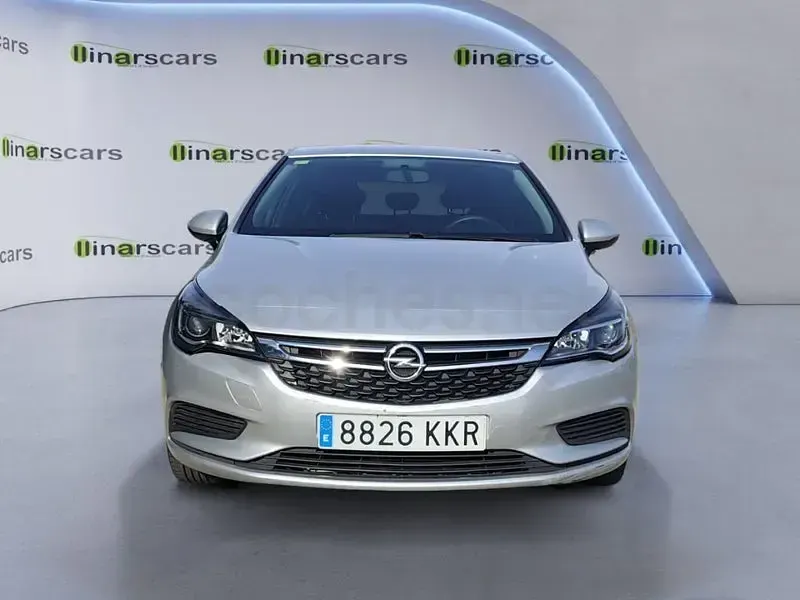 Usado Opel Astra Selective 125 CV (91 kW) 2018 Gris / plata Berlina