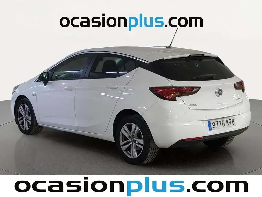 Usado Opel Astra Selective 110 CV (80 kW) 2019 Blanco Utilitario