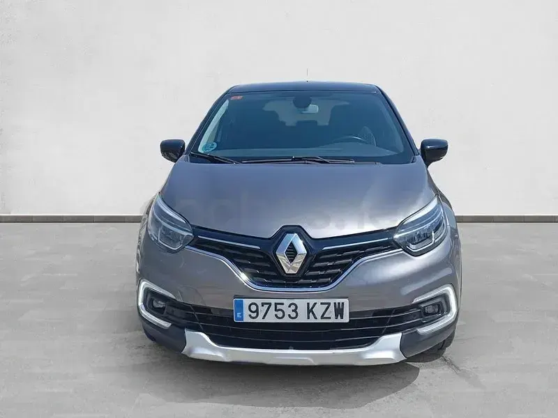 Usado Renault Captur LIMITED 130 CV (95 kW) 2019 Gris / plata SUV