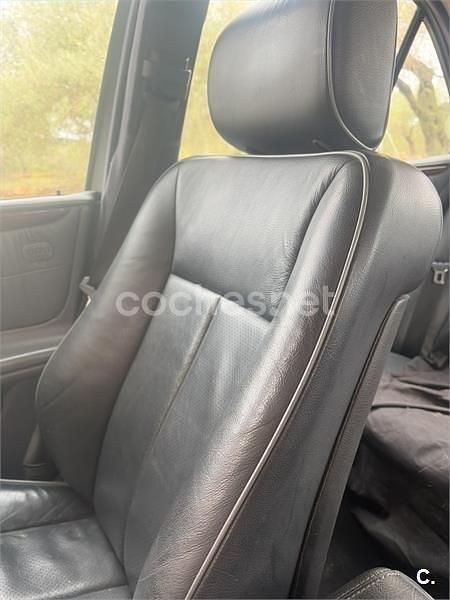 Usado Mercedes E320 Elegance 220 CV (161 kW) 2001 Granate Berlina