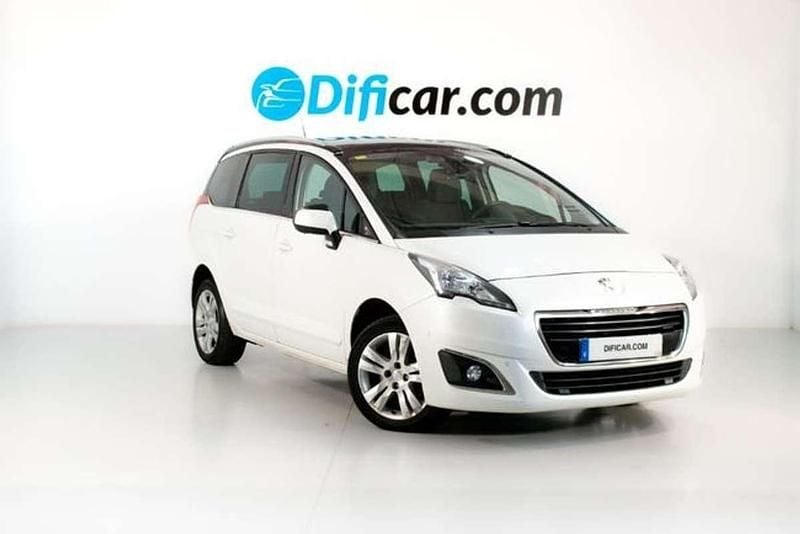 Usado Peugeot 5008 Allure 121 CV (88 kW) 2016 Blanco Monovolumen