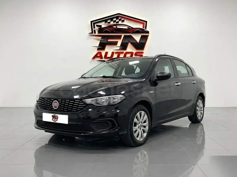 Usado Fiat Tipo Lounge 95 HP (69 kW) 2019 Preto Sedan