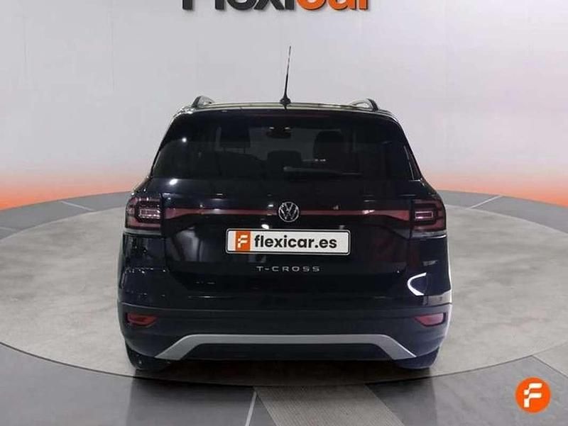 Usado VW T-Cross Advance 110 CV (80 kW) 2023 Negro SUV