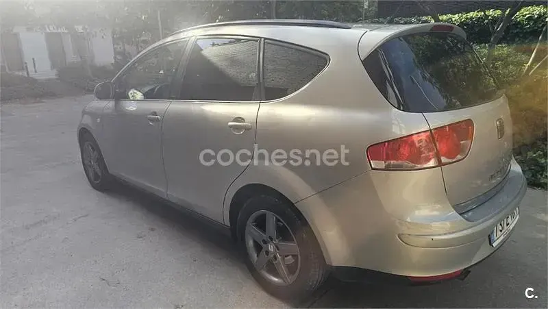 Usado Seat Altea XL Style 105 CV (77 kW) 2014 Beige Monovolumen