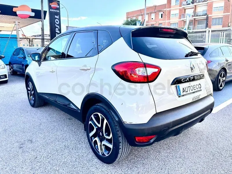 Usado Renault Captur 90 CV (66 kW) 2015 Beige SUV