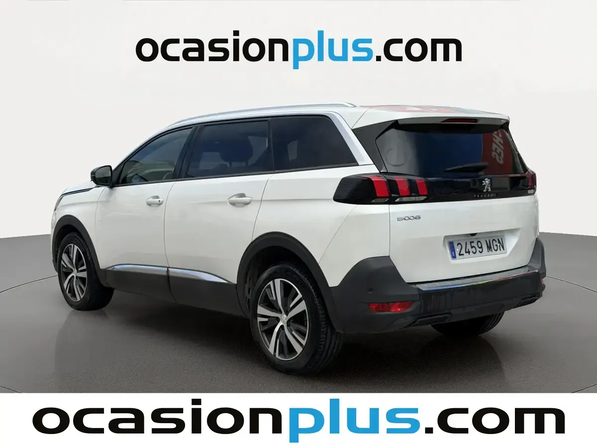Używany Peugeot 5008 Allure 131 KM (96 kW) 2023 Biały SUV