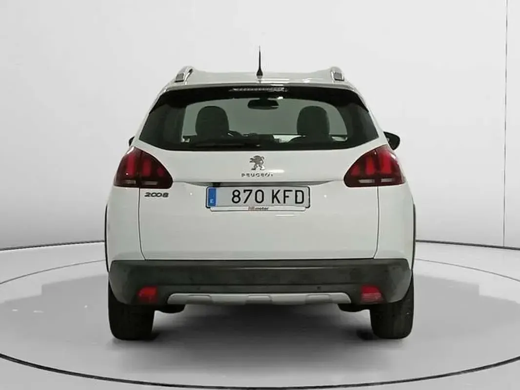 Usado Peugeot 2008 Allure 110 CV (80 kW) 2017 Blanco SUV