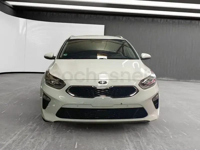 Usado Kia Ceed 140 CV (102 kW) 2019 Blanco Utilitario