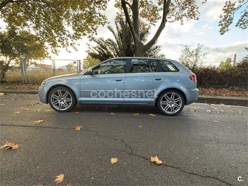 Azul Usado 2005 Audi A3 Ambition Berlina | 3700 € (Buen precio) - Imagen 1/4