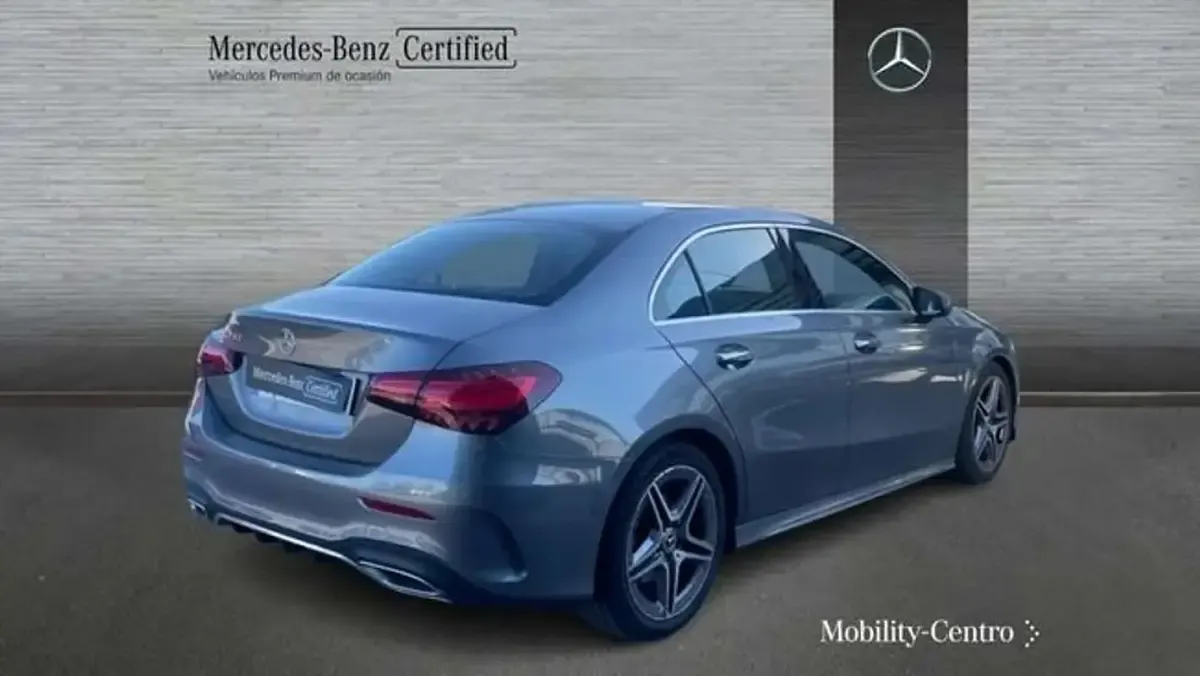 Usado Mercedes A200 163 CV (119 kW) 2023 Gris Berlina