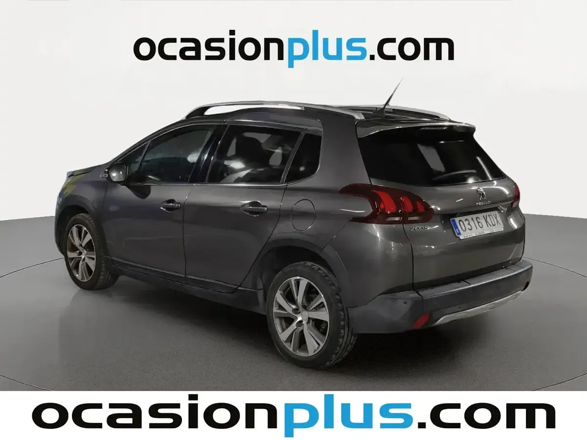 Usado Peugeot 2008 Allure 100 CV (73 kW) 2017 Gris SUV