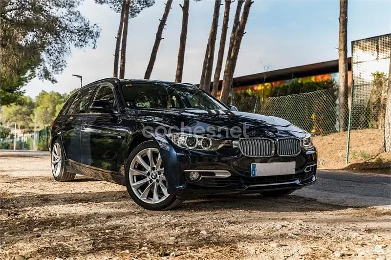 Usado BMW 325 Comfort Edition 218 CV (160 kW) 2014 Negro Familiar