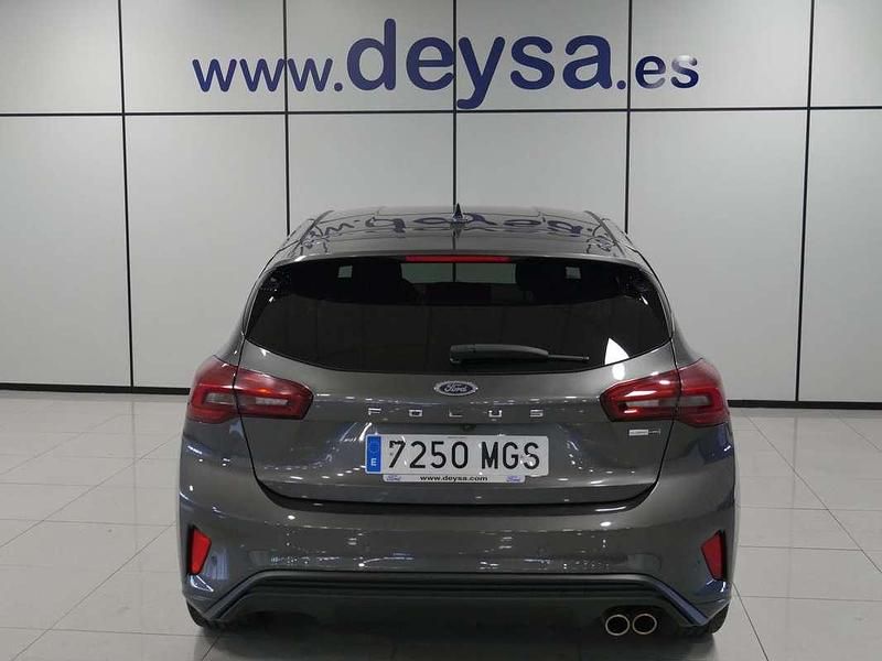 Usado Ford Focus ST-Line 155 CV (114 kW) 2023 Gris Utilitario
