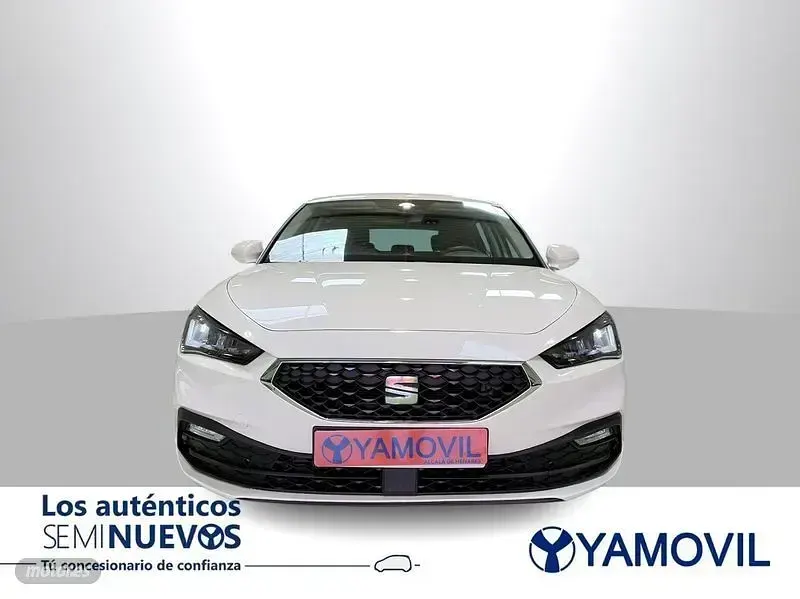 Usado Seat Leon Style 110 CV (80 kW) 2021 Blanco Berlina