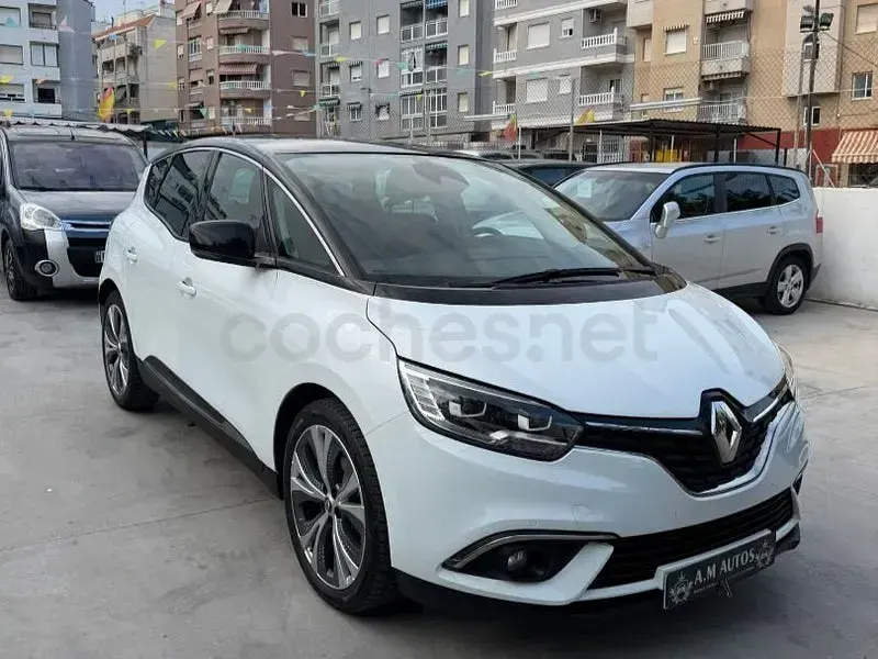 Usado Renault Scénic Intens 130 CV (95 kW) 2017 Blanco Monovolumen