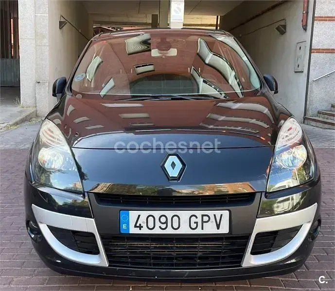 Usado Renault Scénic III Authentique 110 CV (80 kW) 2010 Negro Monovolumen
