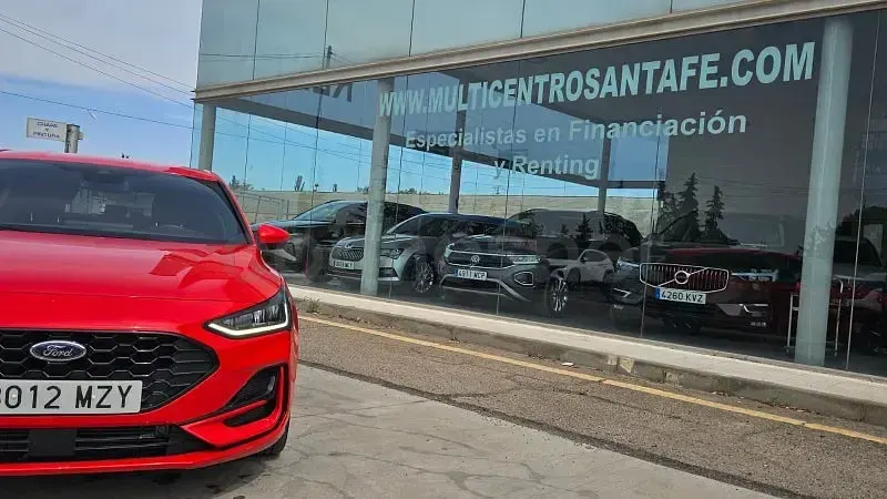 Usado Ford Focus ST-Line 125 CV (91 kW) 2025 Rojo Berlina