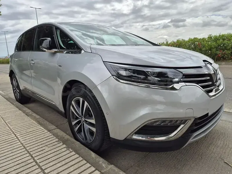 Usado Renault Espace Intens 160 CV (117 kW) 2019 Gris / plata Monovolumen