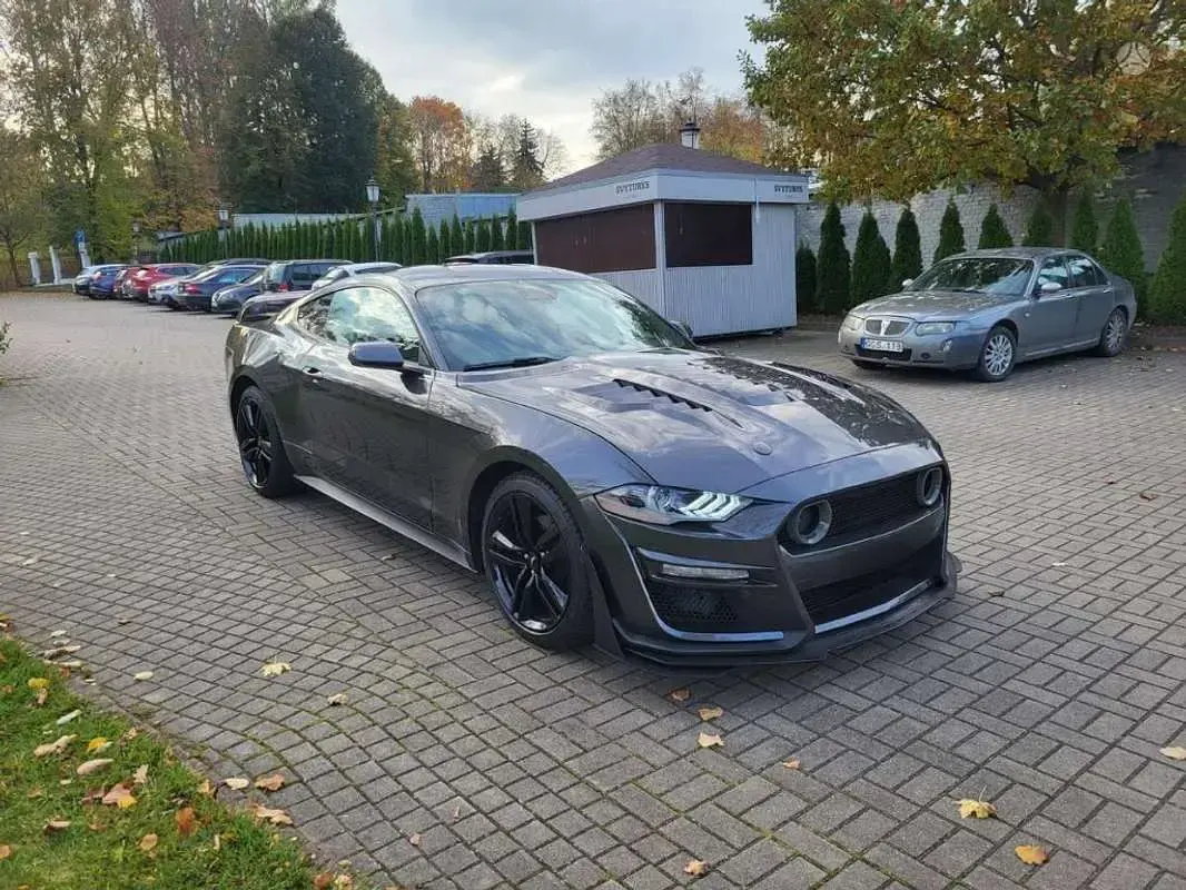 Usado Ford Mustang 310 CV (228 kW) 2020 Gris Coupe