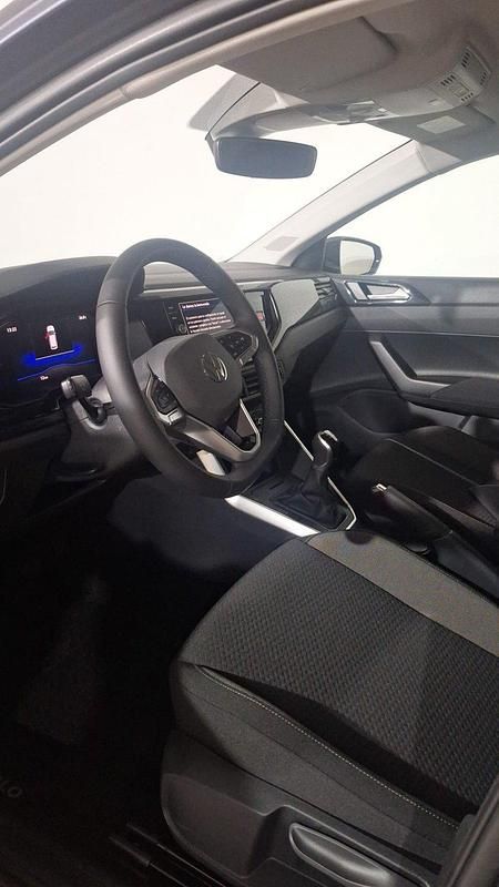 Usado VW Polo 95 CV (69 kW) 2025 Gris humo metalizado Utilitario