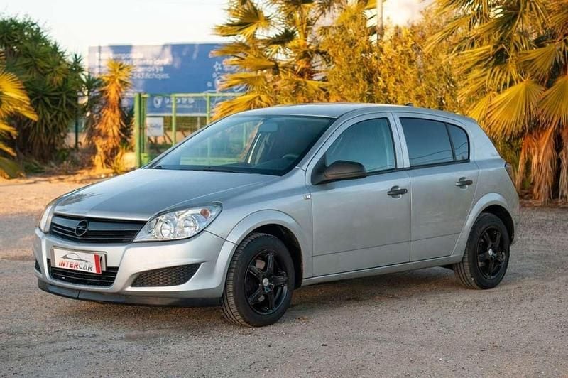 Usado Opel Astra Enjoy 90 CV (66 kW) 2008 Negro Utilitario