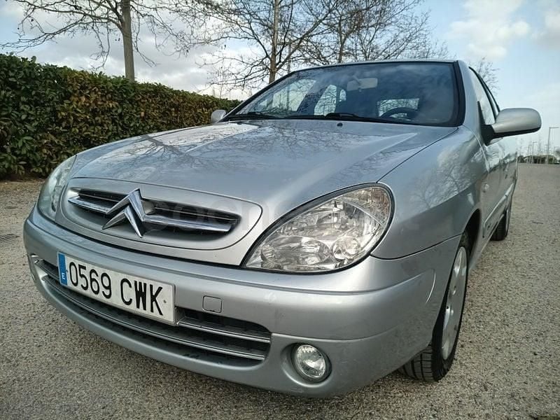 Usado Citroën Xsara 110 CV (80 kW) 2004 Gris / plata Berlina