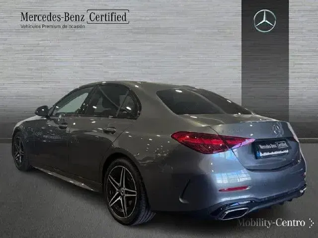 Usado Mercedes C220 200 CV (147 kW) 2025 Gris selenita Berlina