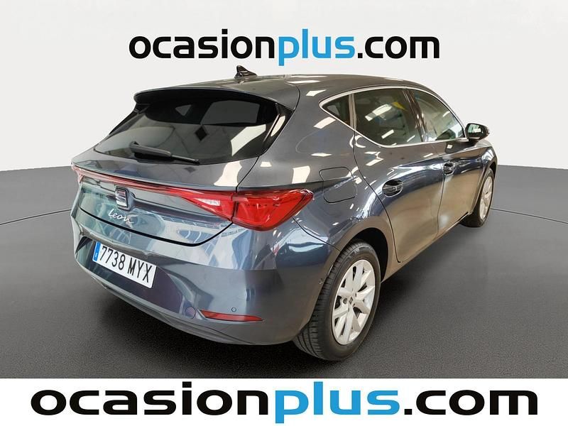 Usado Seat Leon Style 116 CV (85 kW) 2025 Gris Monovolumen