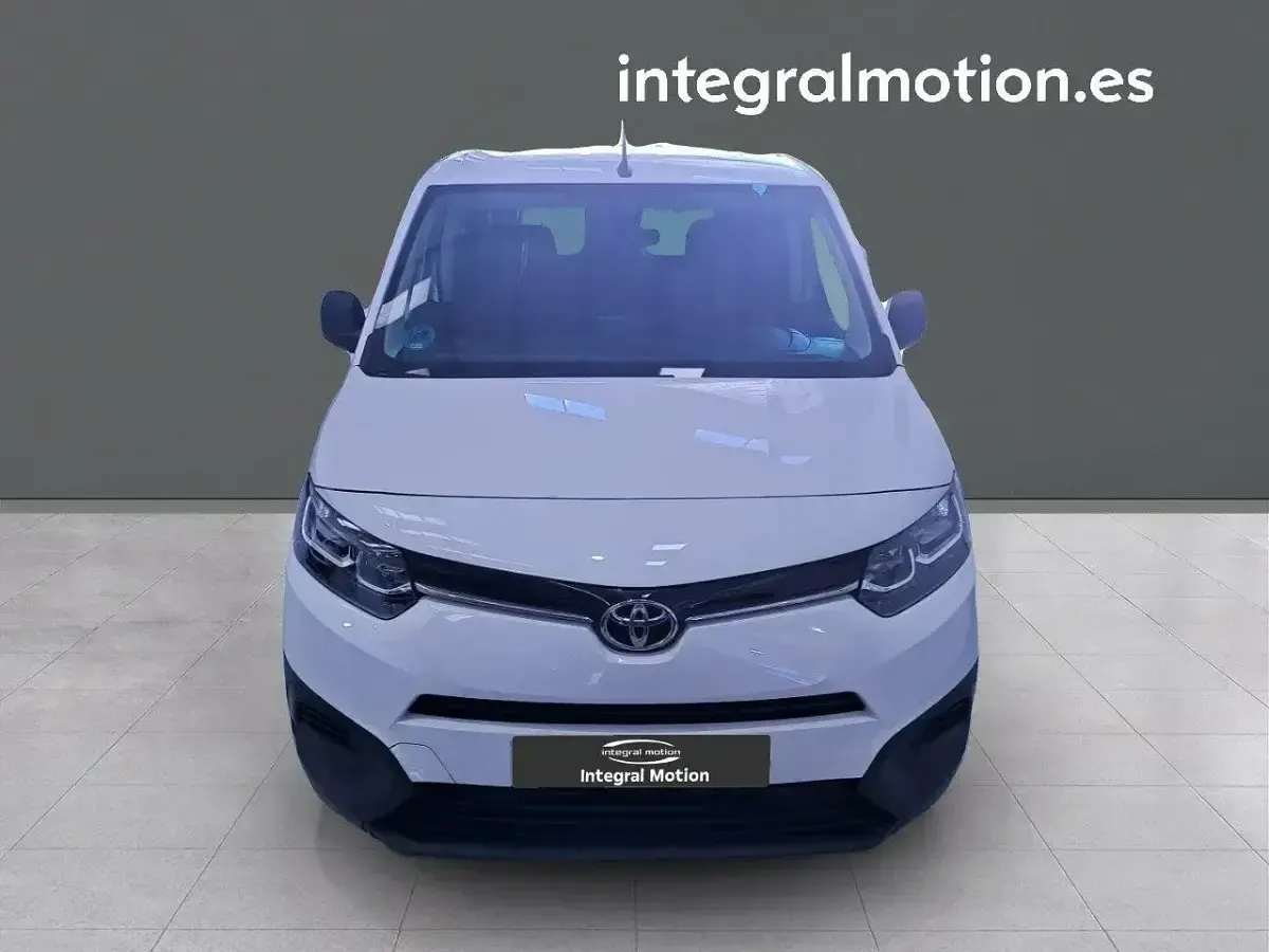 Usado Toyota Proace Verso City 102 CV (75 kW) 2024 Blanco Familiar