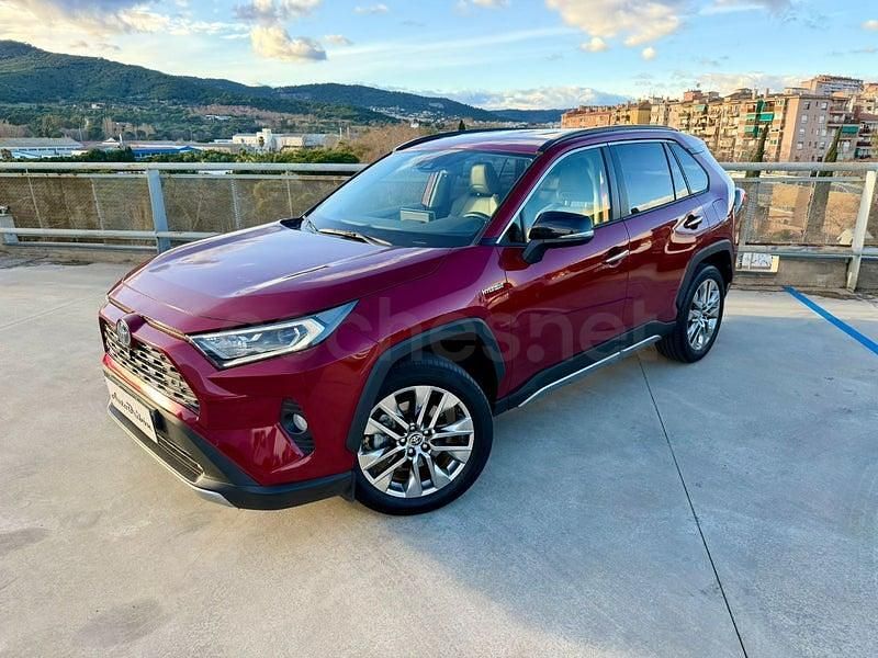Usado Toyota RAV4 Hybrid Luxury 222 CV (163 kW) 2022 Granate SUV