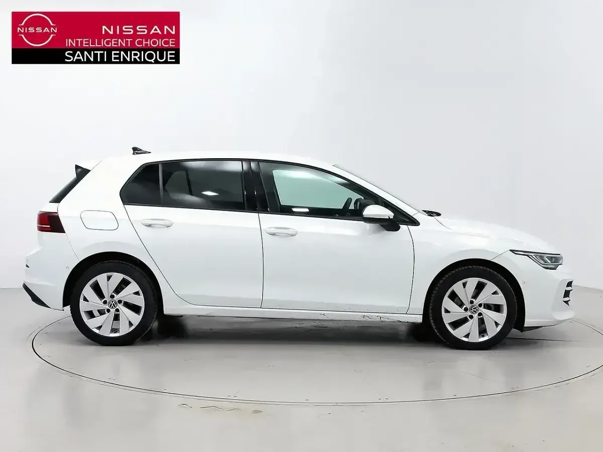 Usado VW Golf VIII 115 CV (84 kW) 2025 Blanco Berlina