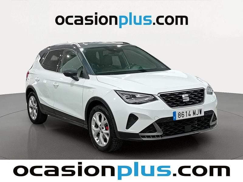 Usado Seat Arona FR 150 CV (110 kW) 2023 Blanco SUV
