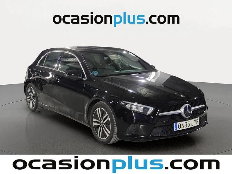 Usado Mercedes A180 116 CV (85 kW) 2022 Negro Utilitario