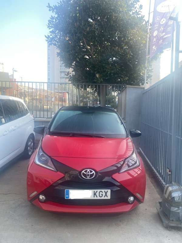 Rojo Usado 2018 Toyota Aygo X-cite Utilitario | 9950 € (Precio justo) - Imagen 1/4