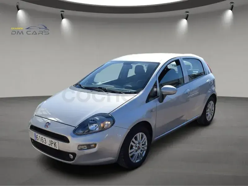 Usado Fiat Punto Pop 69 CV (50 kW) 2016 Gris / plata Utilitario