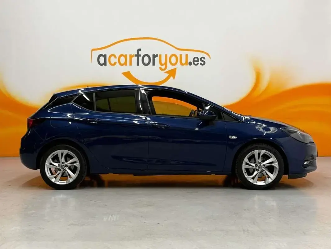 Usado Opel Astra GS Line 131 CV (96 kW) 2020 Azul Utilitario