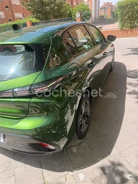 Usado Peugeot 308 Allure 130 CV (95 kW) 2023 Verde Berlina