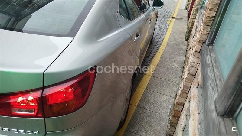 Usado Lexus IS220d Luxury Line 177 CV (130 kW) 2006 Gris / plata Berlina