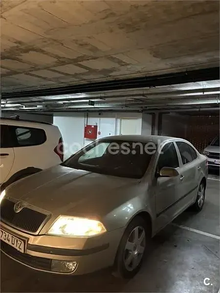 Usado Skoda Octavia Active 105 CV (77 kW) 2006 Beige Berlina