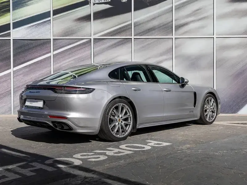 Usado Porsche Panamera GTS 480 CV (353 kW) 2023 Gris / plata Utilitario