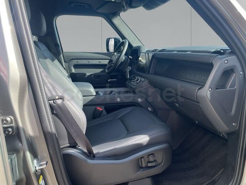 Usado Land Rover Defender SE 249 CV (183 kW) 2025 Gris / plata SUV