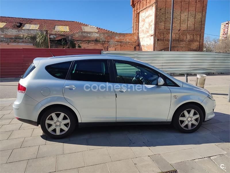 Usado Seat Altea XL Stylance 105 CV (77 kW) 2007 Gris / plata Monovolumen
